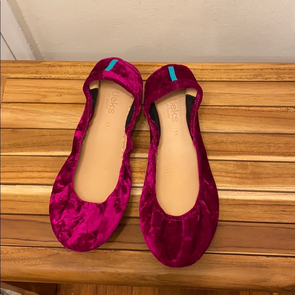 NWOB TYRIAN TIEKS